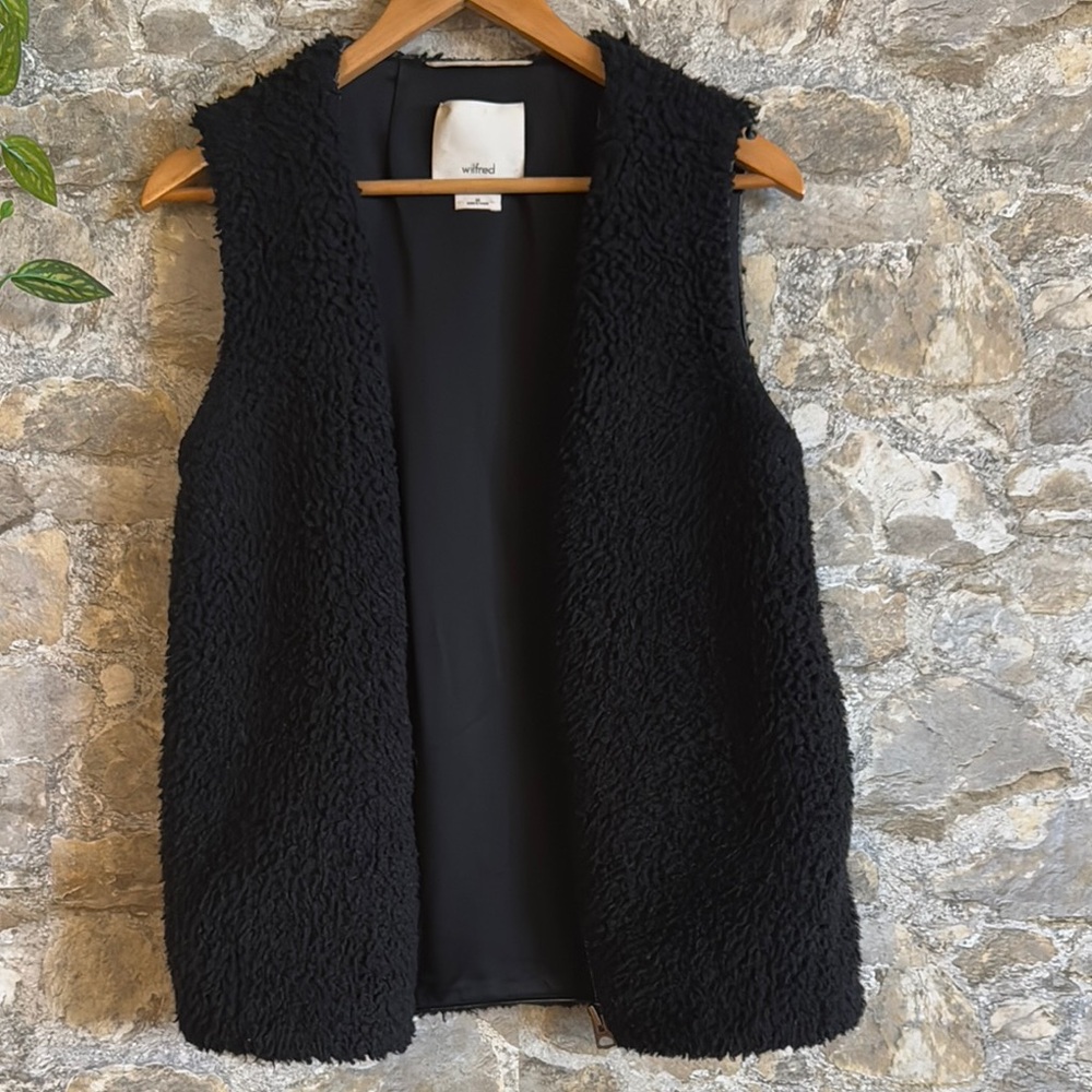 Wilfred Black Sherpa Vest